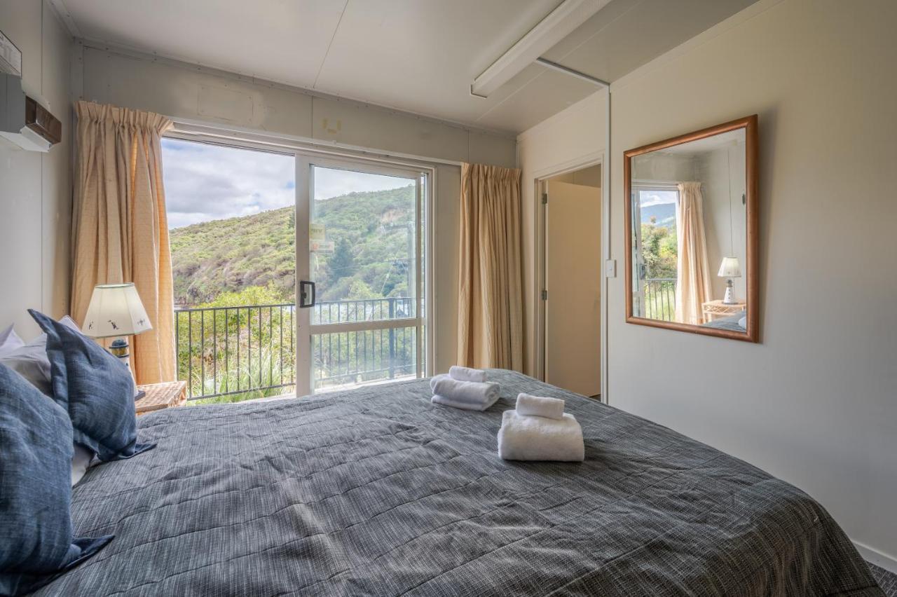 Lush And Sands - Takamatua Holiday Home Akaroa Exterior photo